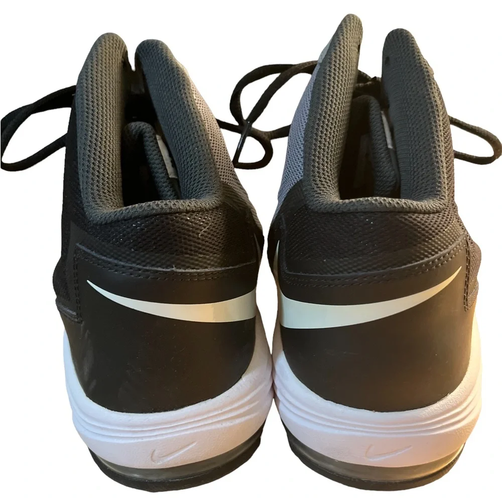 Nike AirMax Stutter Step 2 basketball sneakers with bag. Size 11.5